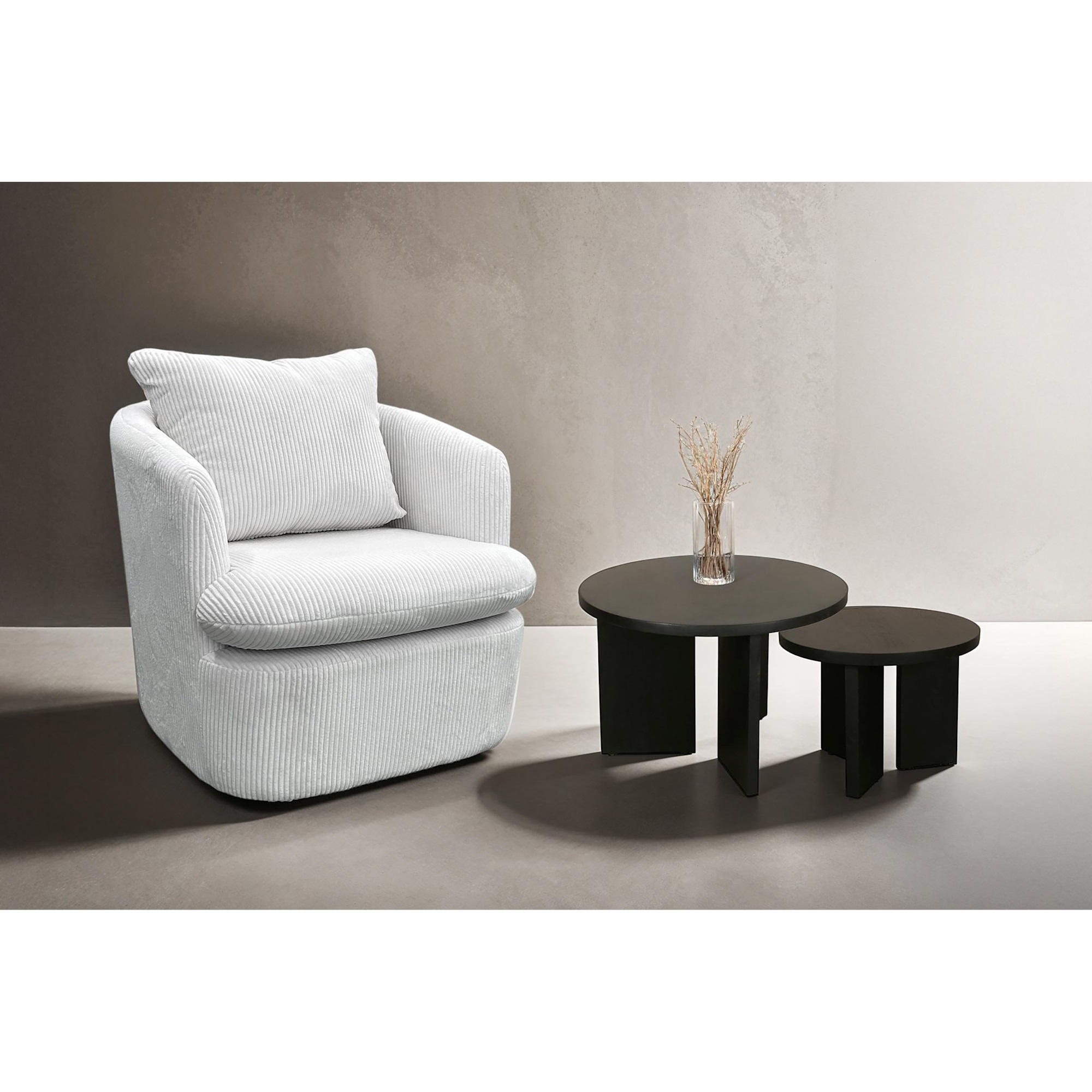 Runder Couchtisch aus Akazienholz in Schwarz, byLIVING Round